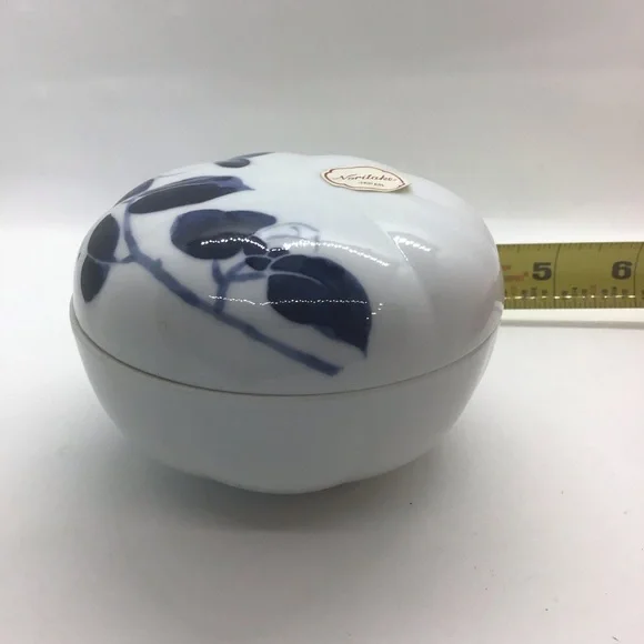 Noritake Japanese Porcelain Covered Trinket Dish Blue Leaves Jewelry box - Picture 6 of 6